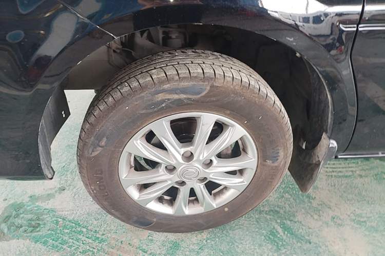 Used FORTHING Lingzhi 2020 M5L 1.6L Utility Model Left Front Wheel Hub