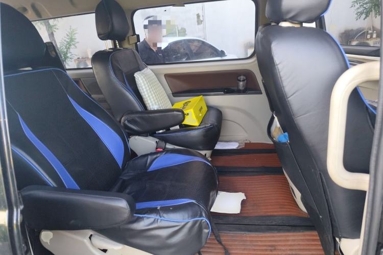 Used FORTHING Lingzhi 2020 M5L 1.6L Luxury 7-Seater Left Rear Seat