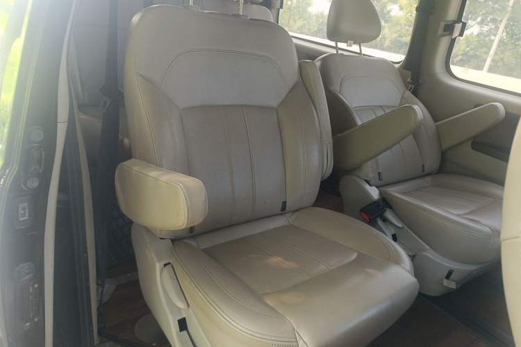 Used FORTHING Lingzhi 2020 M5L 1.6L Luxury 7-Seater Left Rear Seat