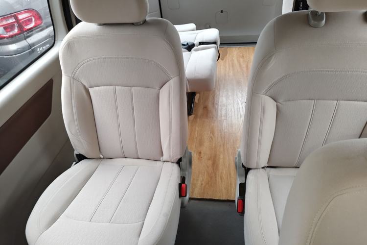 Used FORTHING Lingzhi 2020 M5L 1.6L Comfort Edition 7-Seater Left Rear Seat