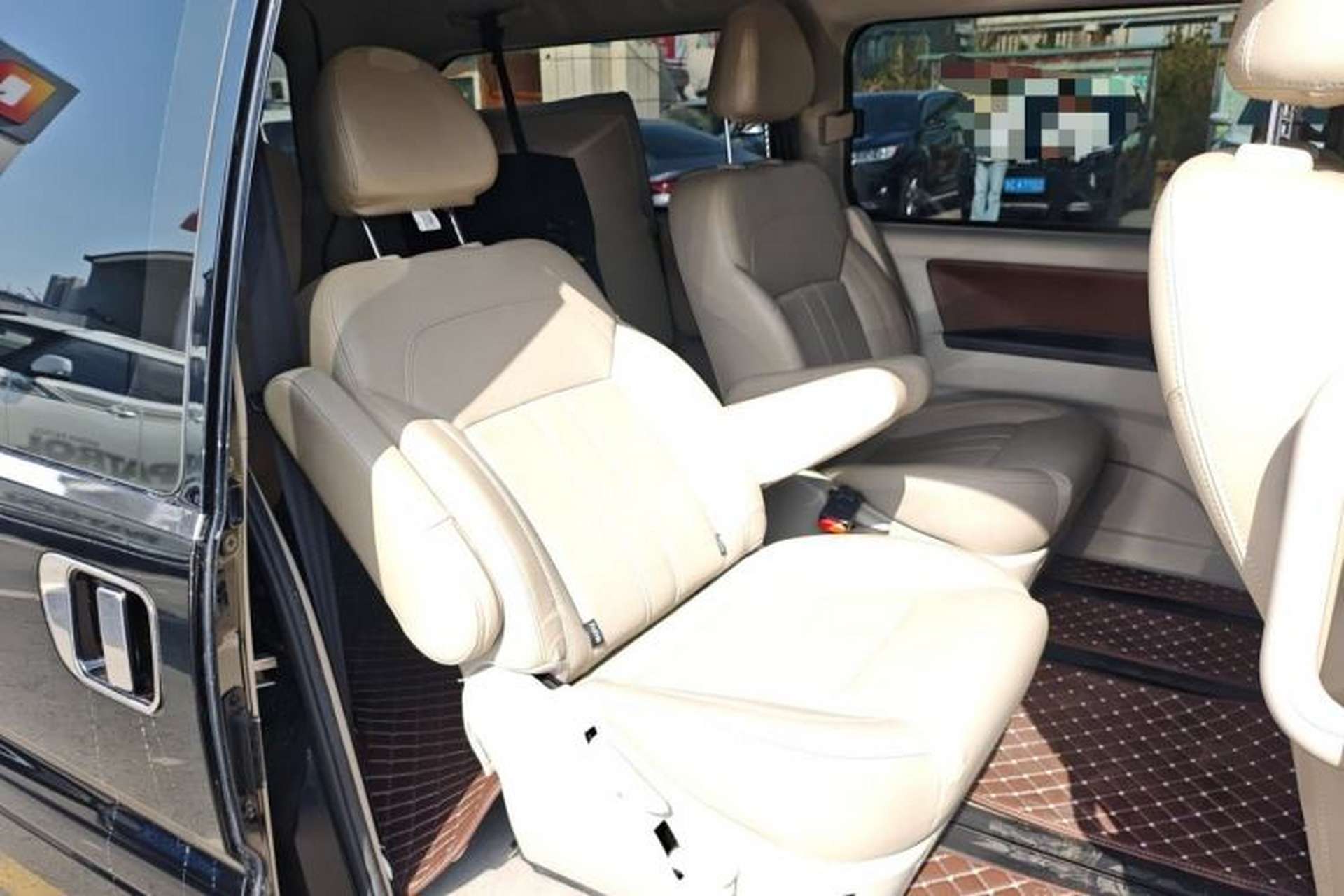 Used FORTHING Lingzhi 2020 M5L 1.6L Luxury 7-Seater Left Rear Seat