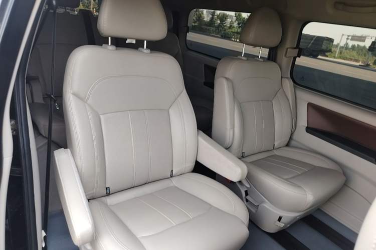 Used FORTHING Lingzhi 2020 M5L 1.6L Luxury 7-Seater Left Rear Seat