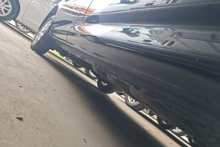 Used FORTHING Lingzhi 2020 M5L 1.6L Luxury 7-Seater Left Side Sill