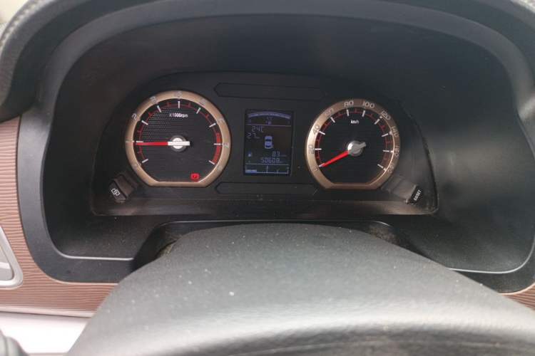 Used FORTHING Lingzhi 2020 M5L 1.6L Comfort Edition 9 Seats Odometer Close Up