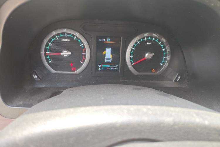 Used FORTHING Lingzhi 2020 M5L 1.6L Luxury 7-Seater Odometer Close Up