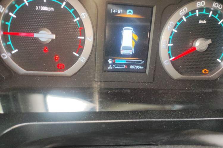 Used FORTHING Lingzhi 2020 M5L 1.6L Luxury 7-Seater Odometer Close Up