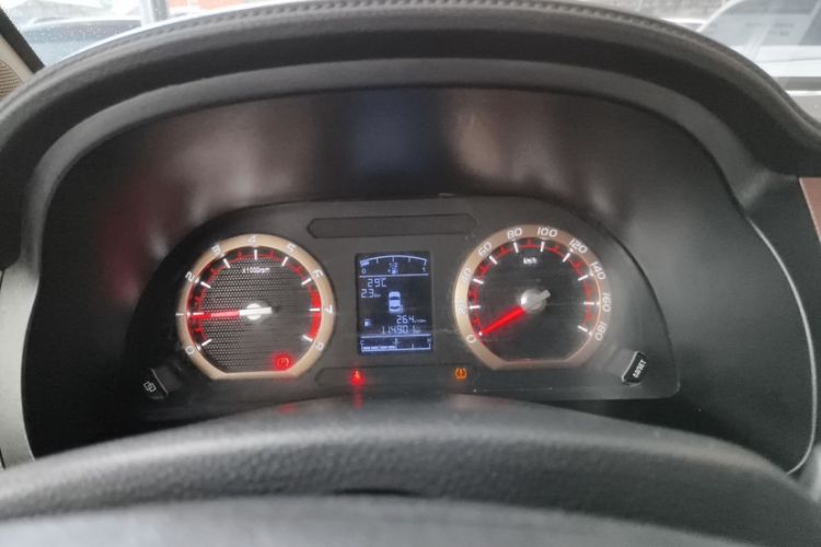 Used FORTHING Lingzhi 2020 M5L 2.0L Base Model 7 Seats Odometer Close Up
