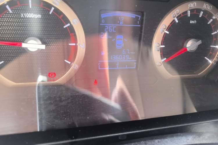 Used FORTHING Lingzhi 2020 M5 1.6L Practical Model Odometer Close Up