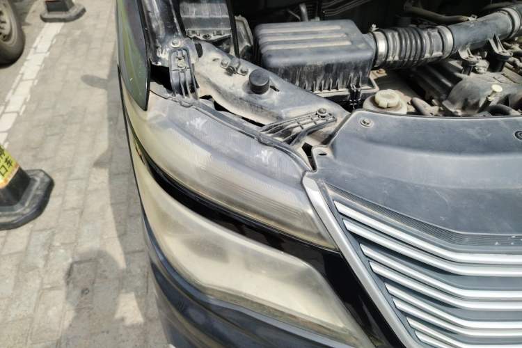 Used FORTHING Lingzhi 2020 M5L 1.6L Base Model 7 Seats Right Front Headlight
