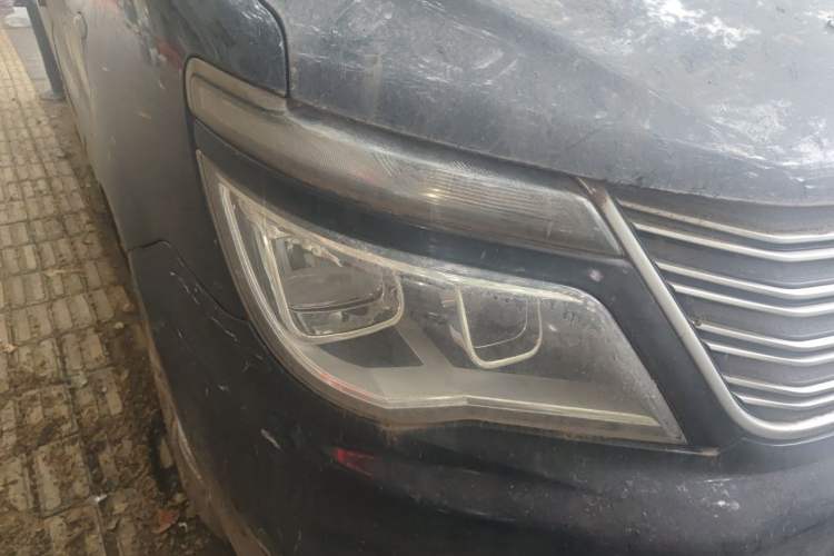 Used FORTHING Lingzhi 2020 M5L 1.6L Base Model 9 Seats Right Front Headlight