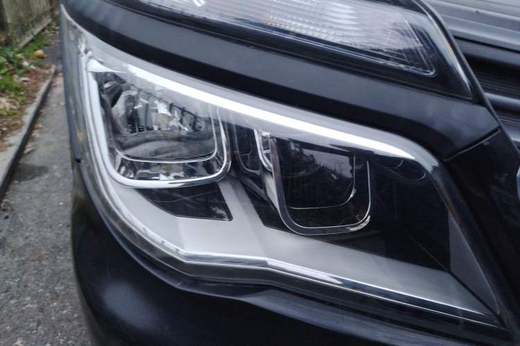 Used FORTHING Lingzhi 2020 M5L 1.6L Luxury 7-Seater Right Front Headlight