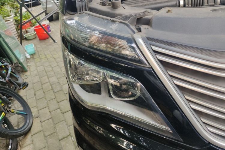 Used FORTHING Lingzhi 2020 M5L 1.6L Base Model 7 Seats Right Front Headlight