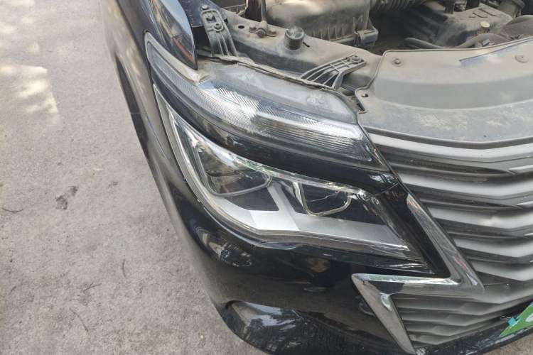 Used FORTHING Lingzhi 2020 M5L 1.6L Luxury 7-Seater Right Front Headlight