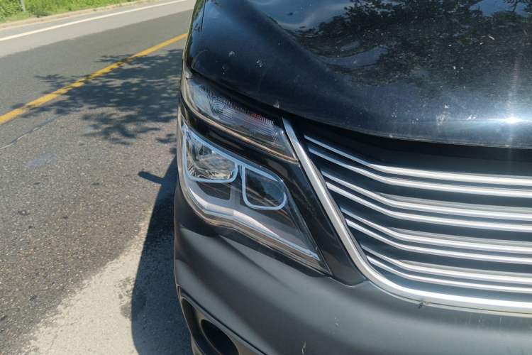 Used FORTHING Lingzhi  Right Front Headlight