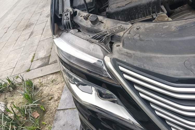 Used FORTHING Lingzhi 2020 M5L 1.6L Utility Model Right Front Headlight