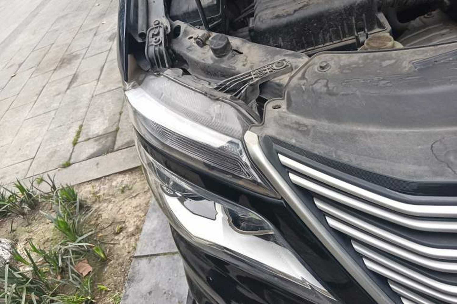 Used FORTHING Lingzhi 2020 M5L 1.6L Utility Model Right Front Headlight