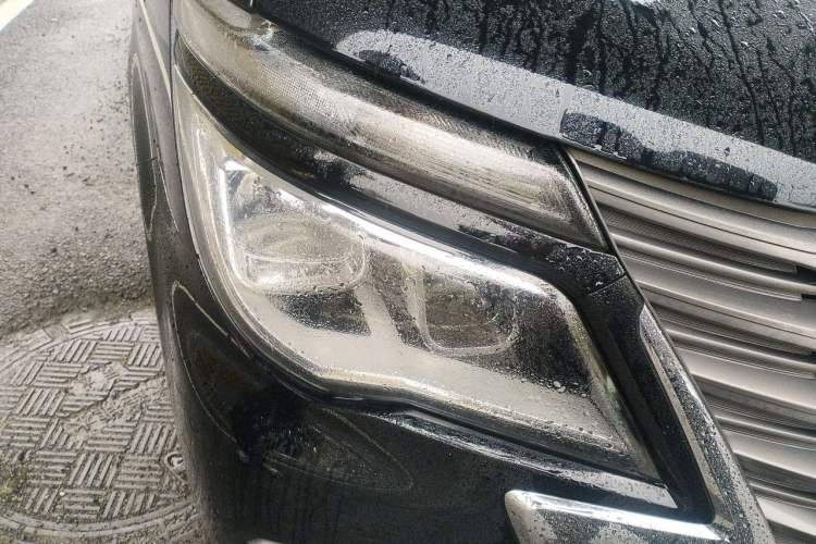 Used FORTHING Lingzhi 2020 M5L 1.6L Luxury 7-Seater Right Front Headlight