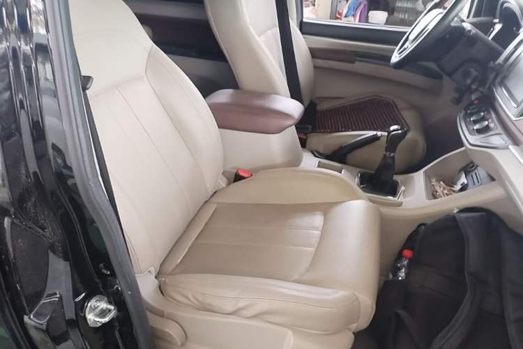 Used FORTHING Lingzhi 2020 M5L 1.6L Utility Model Right Front Seat