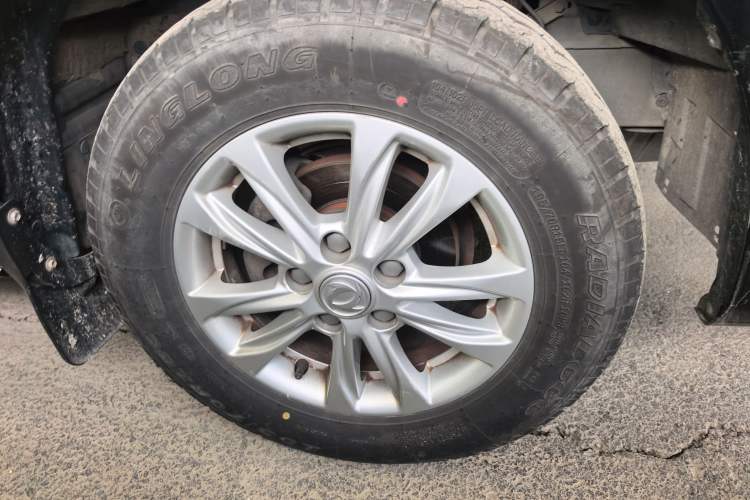 Used FORTHING Lingzhi 2020 M5L 1.6L Luxury 7-Seater Right Front Wheel Hub