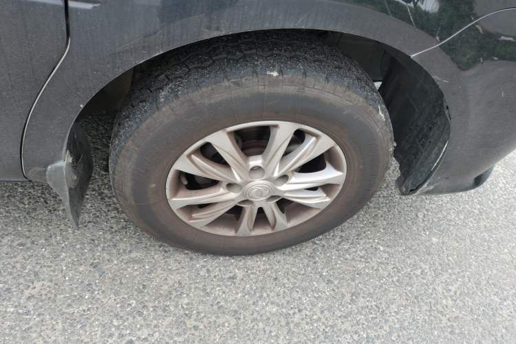 Used FORTHING Lingzhi 2020 M5L 1.6L Luxury 7-Seater Right Front Wheel Hub