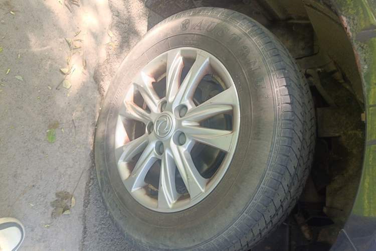 Used FORTHING Lingzhi 2020 M5L 1.6L Luxury 7-Seater Right Front Wheel Hub