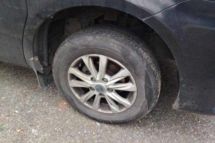 Used FORTHING Lingzhi 2020 M5L 1.6L Luxury 7-Seater Right Front Wheel Hub