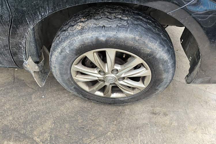Used FORTHING Lingzhi 2020 M5L 1.6L Luxury 7-Seater Right Front Wheel Hub