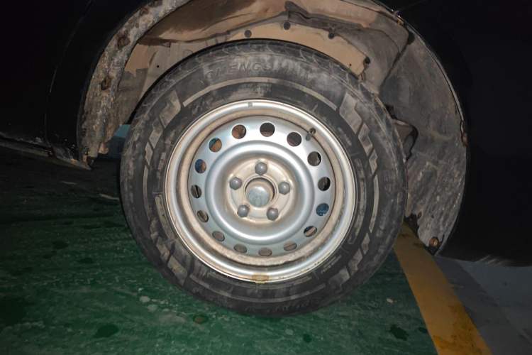 Used FORTHING Lingzhi 2020 M5 1.6L Practical Model Right Front Wheel Hub