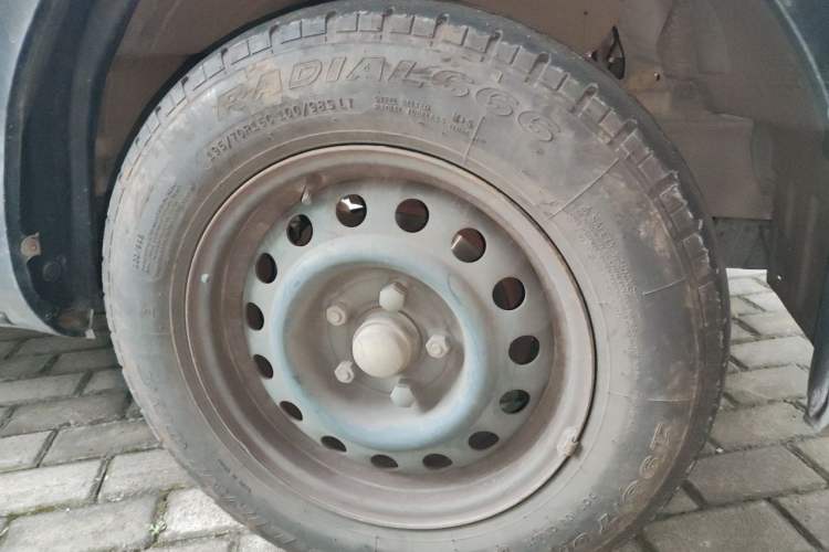 Used FORTHING Lingzhi 2020 M5L 1.6L Base Model 7 Seats Right Front Wheel Hub
