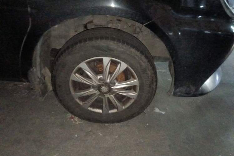 Used FORTHING Lingzhi 2020 M5L 1.6L Comfort Edition 7-Seater Right Front Wheel Hub