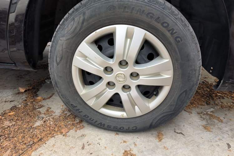 Used FORTHING Lingzhi 2020 M5L 1.6L Utility Model Right Front Wheel Hub