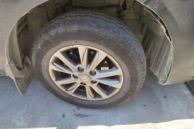 Used FORTHING Lingzhi 2020 M5 1.6L Luxury 7-Seater Right Front Wheel Hub