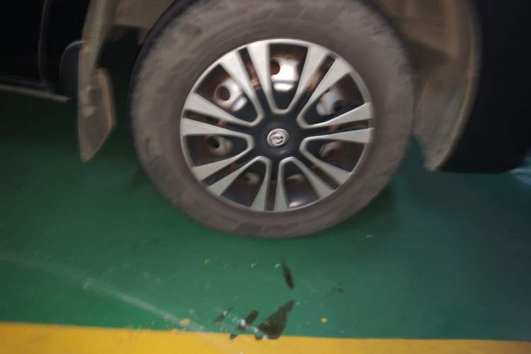 Used FORTHING Lingzhi 2020 M5 1.6L Practical Model Right Front Wheel Hub