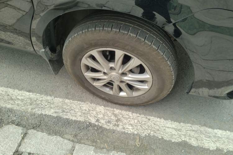 Used FORTHING Lingzhi 2020 M5L 2.0L Luxury 7-Seater Right Front Wheel Hub