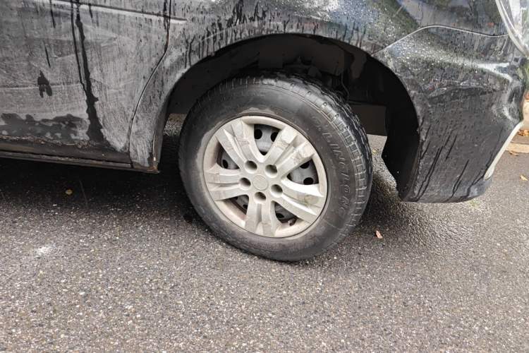 Used FORTHING Lingzhi 2020 M5L 1.6L Utility Model Right Front Wheel Hub