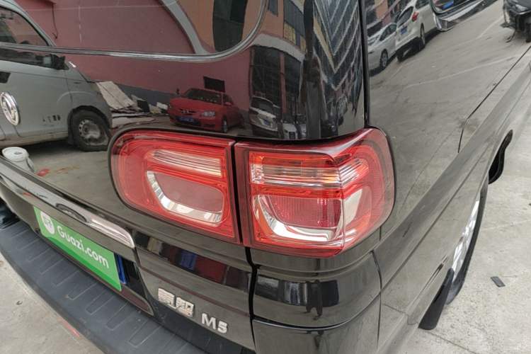 Used FORTHING Lingzhi 2020 M5L 1.6L Luxury 7-Seater Right Rear Taillight