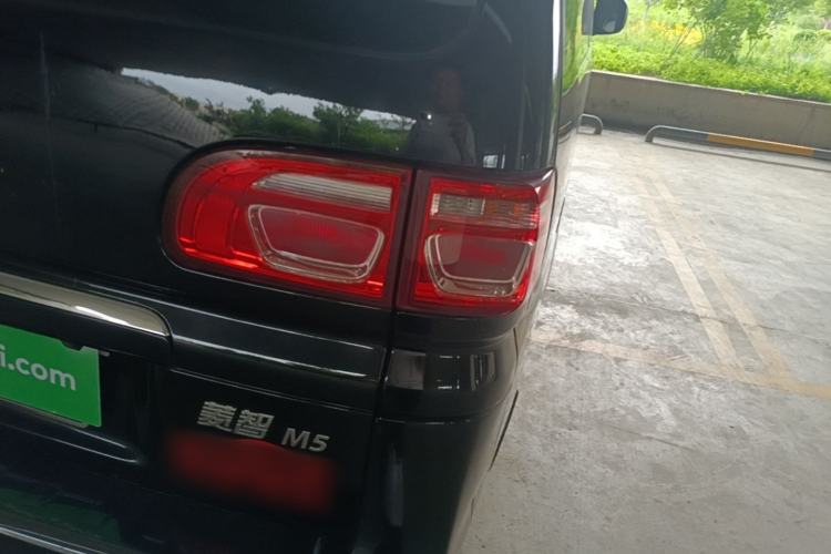 Used FORTHING Lingzhi 2020 M5L 1.6L Luxury 7-Seater Right Rear Taillight