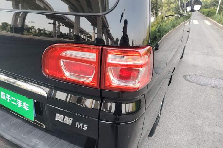 Used FORTHING Lingzhi 2020 M5L 1.6L Luxury 7-Seater Right Rear Taillight