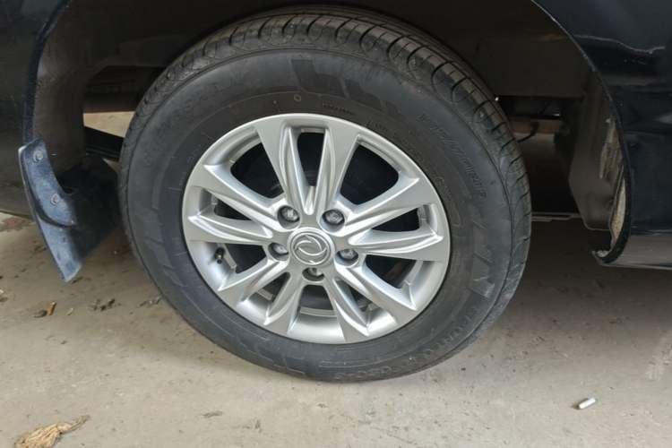 Used FORTHING Lingzhi 2020 M5L 1.6L Luxury 7-Seater Right Rear Wheel Hub