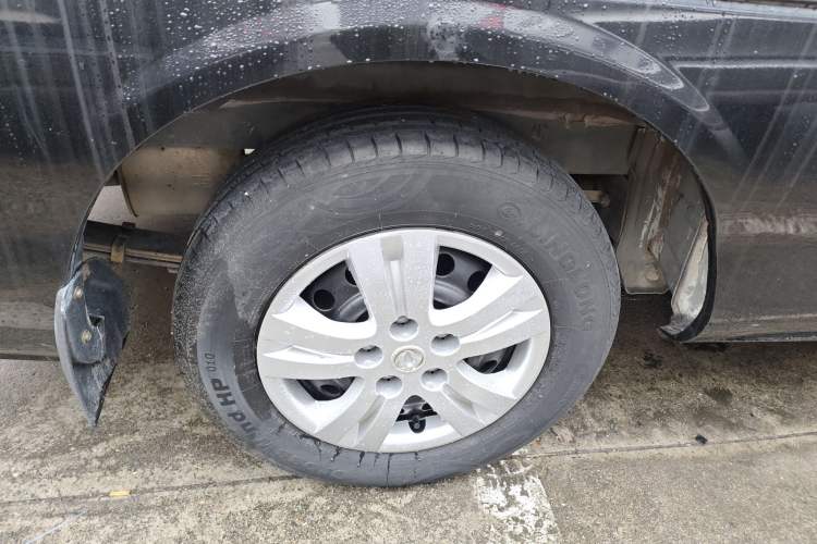 Used FORTHING Lingzhi 2020 M5L 1.6L Comfort Edition 7-Seater Right Rear Wheel Hub