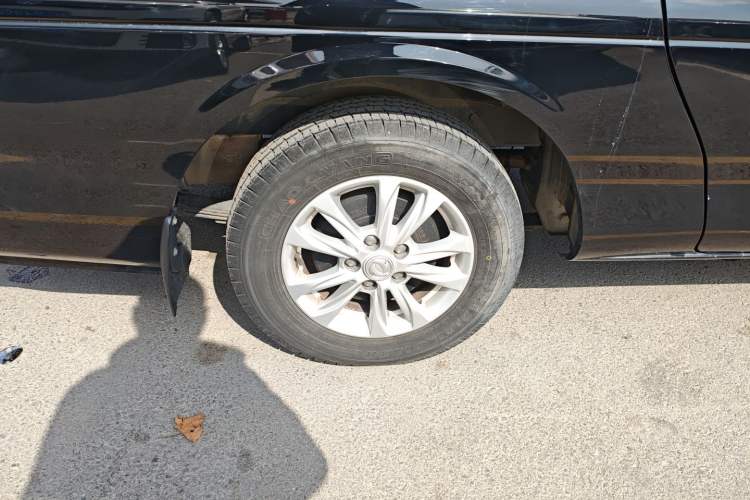 Used FORTHING Lingzhi 2020 M5L 1.6L Luxury 7-Seater Right Rear Wheel Hub