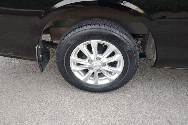 Used FORTHING Lingzhi 2020 M5L 1.6L Luxury 7-Seater Right Rear Wheel Hub