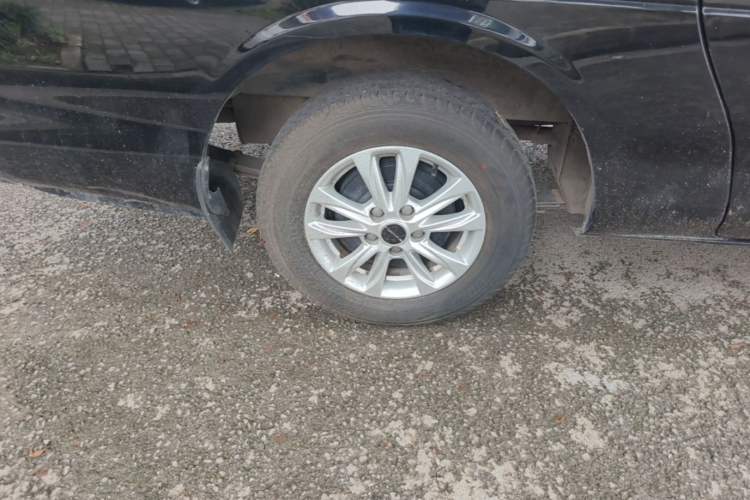 Used FORTHING Lingzhi 2020 M5L 1.6L Luxury 7-Seater Right Rear Wheel Hub