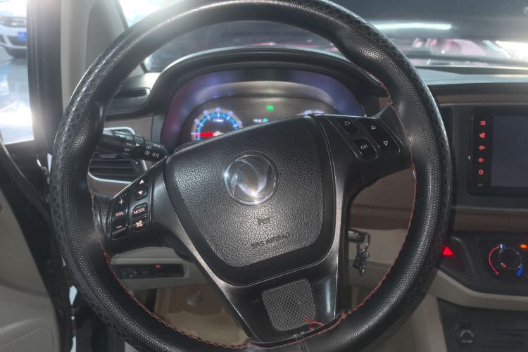 Used FORTHING Lingzhi 2020 M5L 1.6L Luxury 7-Seater Steering Wheel
