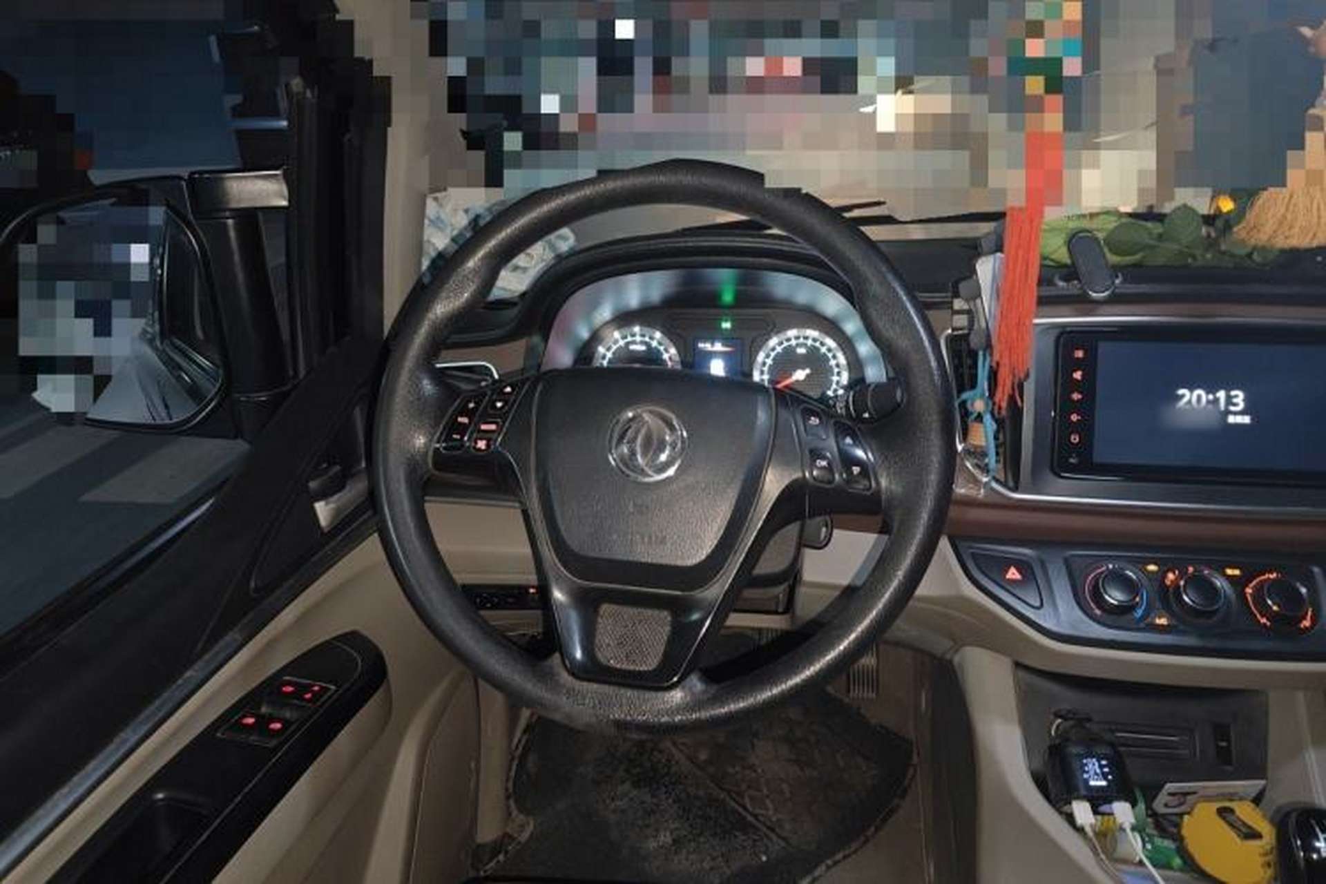 Used FORTHING Lingzhi 2020 M5L 1.6L Base Model 7 Seats Steering Wheel