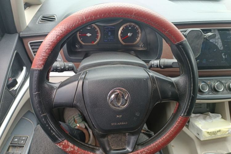 Used FORTHING Lingzhi 2020 M5L 1.6L Comfort Edition 9 Seats Steering Wheel