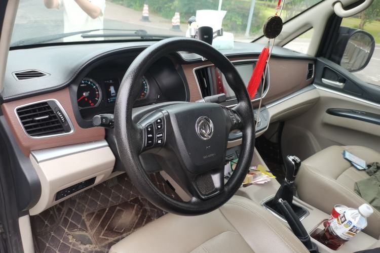 Used FORTHING Lingzhi 2020 M5L 1.6L Luxury 7-Seater Steering Wheel