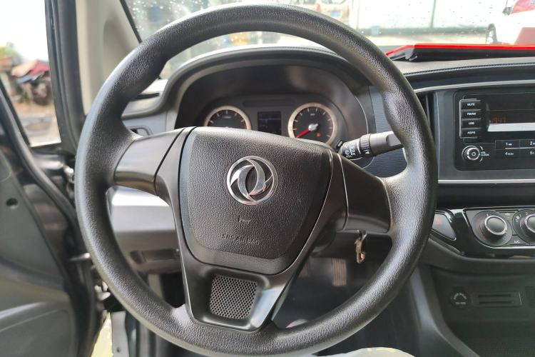Used FORTHING Lingzhi 2020 M5L 1.6L Base Model 7 Seats Steering Wheel