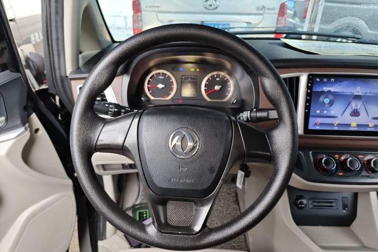 Used FORTHING Lingzhi 2020 M5L 1.6L Comfort Edition 7-Seater Steering Wheel