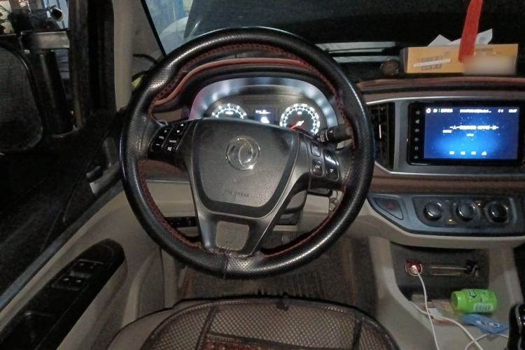 Used FORTHING Lingzhi 2020 M5L 1.6L Comfort Edition 7-Seater Steering Wheel